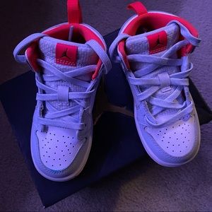 Jordan’s 1 Mid •Size 8c•Blue/White